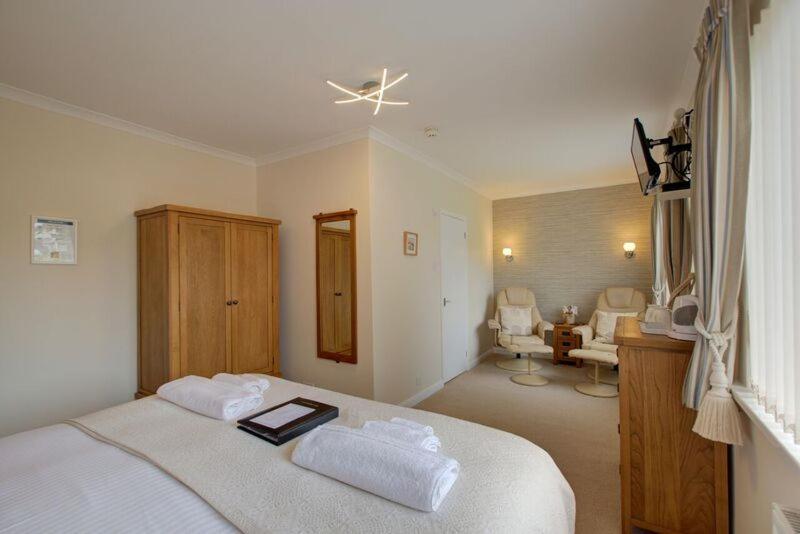 Fair Winds Guest House Бриксем Экстерьер фото