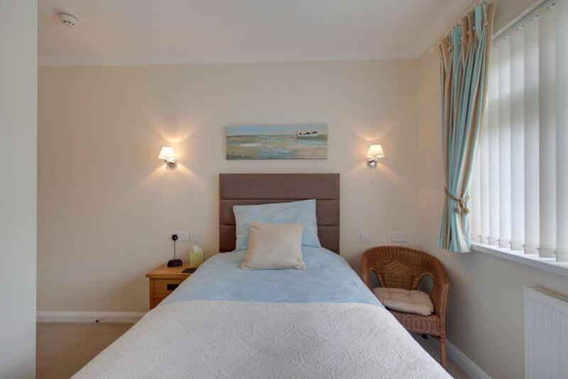 Fair Winds Guest House Бриксем Экстерьер фото
