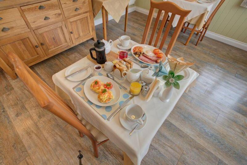 Fair Winds Guest House Бриксем Экстерьер фото